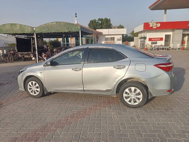 toyota-corolla-gli-201415-big-5