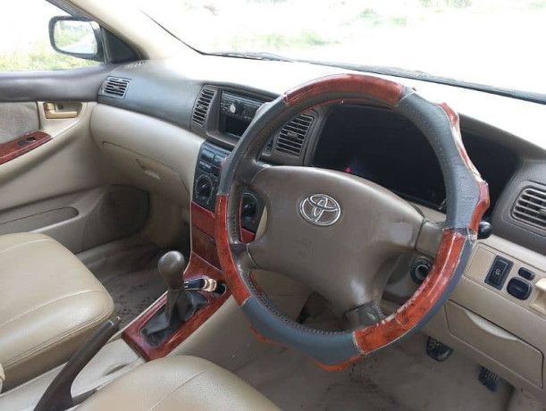 toyota-corolla-20-d-saloon-big-10