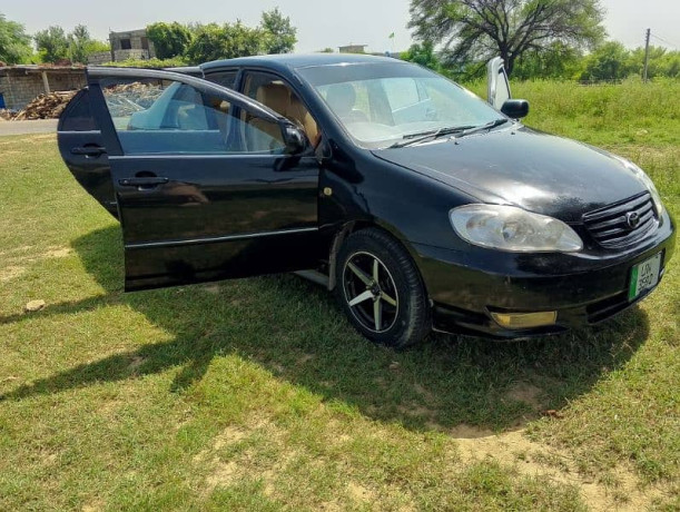 toyota-corolla-20-d-saloon-big-3