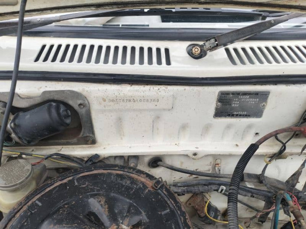 suzuki-mehran-vxr-2011-big-6