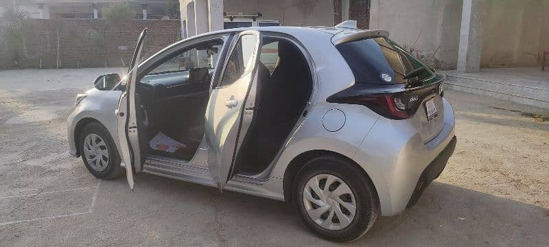 toyota-yaris-model-2021-toyota-yaris-in-car-total-genuine-big-10