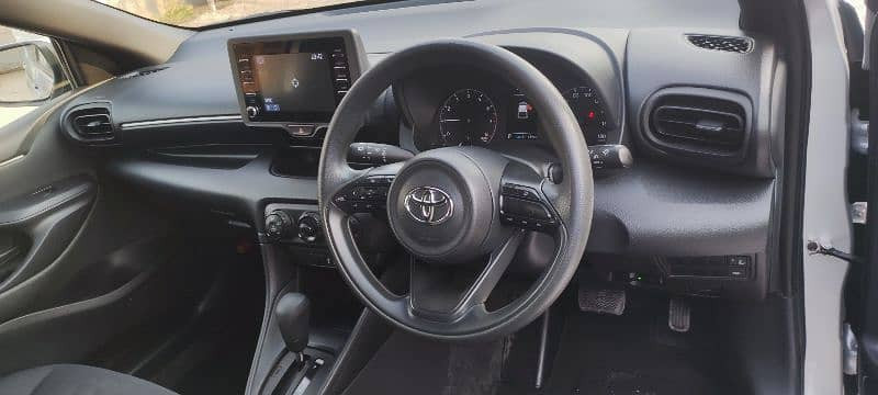 toyota-yaris-model-2021-toyota-yaris-in-car-total-genuine-big-6