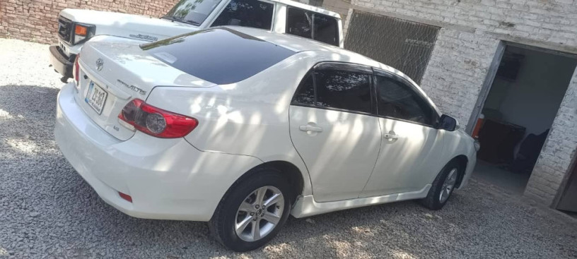 toyota-corolla-xli-vvti-limited-edition-2013-big-3