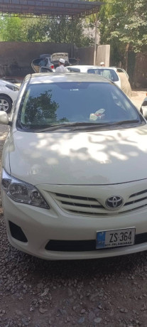 toyota-corolla-xli-vvti-limited-edition-2013-big-0