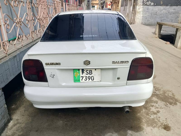 suzuki-baleno-2003-big-0