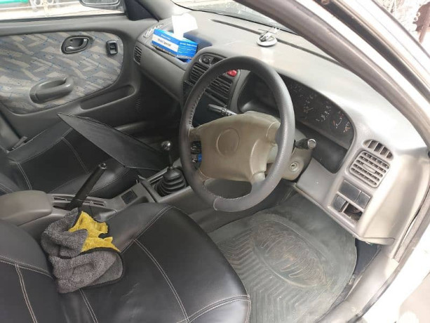 suzuki-baleno-2003-big-3