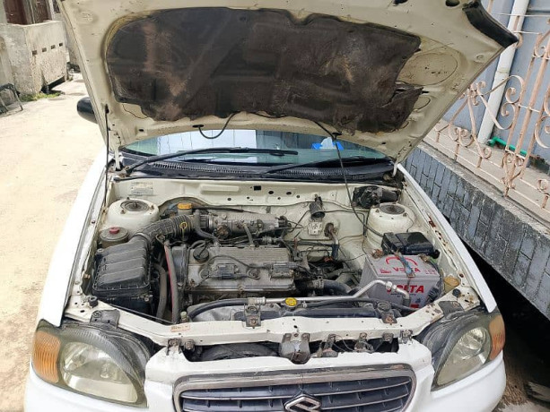 suzuki-baleno-2003-big-7