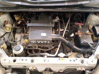 toyota-vitz-2000