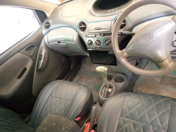 toyota-vitz-2000-big-5