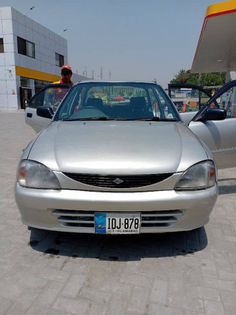 daihatsu-charade-1999-big-0