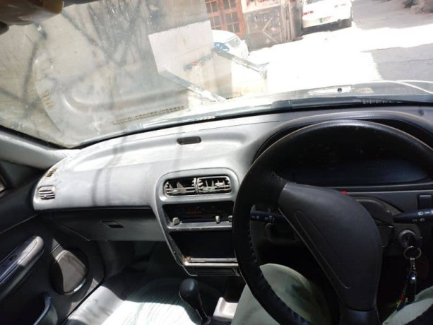 daihatsu-charade-1999-big-6