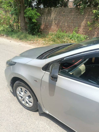 toyota-corolla-automatic-gli-13-2017-big-1