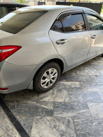 toyota-corolla-gli-2014-big-1