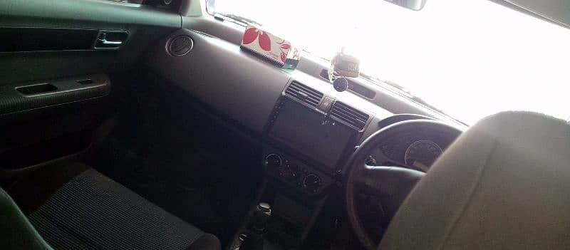 suzuki-swift-2013-big-9