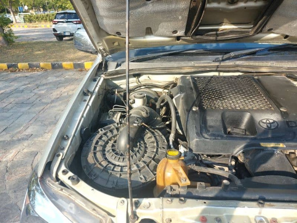 toyota-hilux-2005-big-11