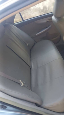 toyota-corolla-gli-2010-13-big-7