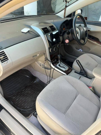 toyota-corolla-altis-2012-big-7