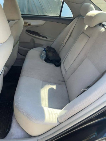 toyota-corolla-altis-2012-big-4