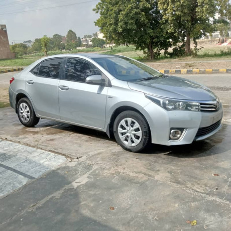 toyota-corolla-gli-2015-big-11