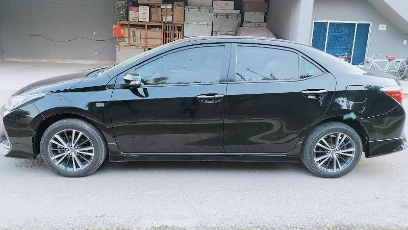 toyota-corolla-altis-x-2021-reg-2022-big-9