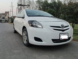 toyota-belta-200712