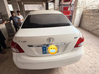 toyota-belta-2007