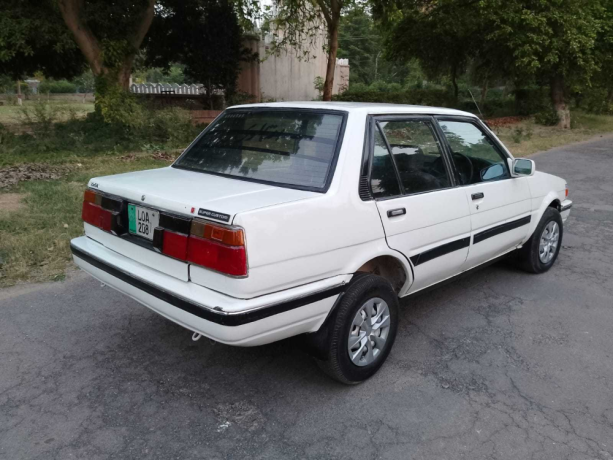 toyota-corolla-altis-x-manual-16-big-9