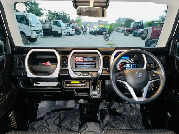 suzuki-hustler-2023-big-10
