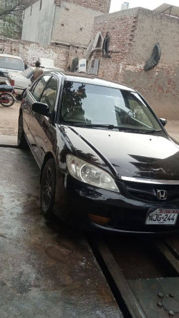 honda-civic-standard-2005-big-0