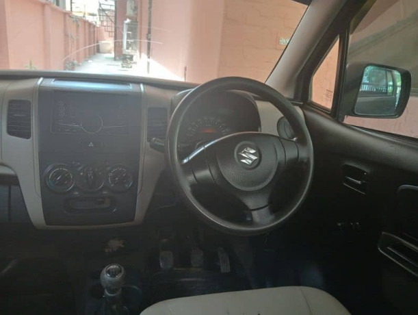 suzuki-wagon-r-2016-big-10