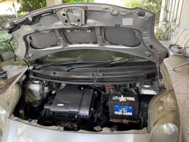 toyota-vitz-2010-model-fresh-condition-big-7
