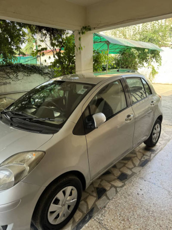 toyota-vitz-2010-model-fresh-condition-big-4