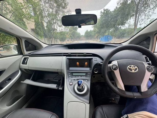 toyota-prius-20112015-automatic-big-10