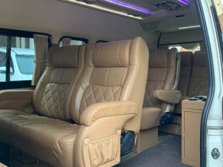 toyota-hiace-modified-for-touring