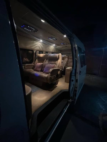 toyota-hiace-modified-for-touring-big-6
