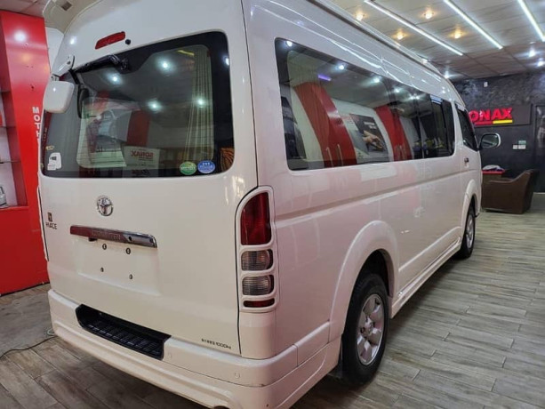 toyota-hiace-modified-for-touring-big-13