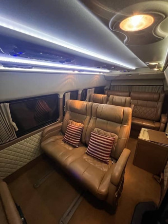 toyota-hiace-modified-for-touring-big-8