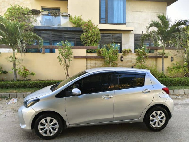 toyota-vitz-f-10cc-smile-edition-model-201417-original-silver-color-big-6