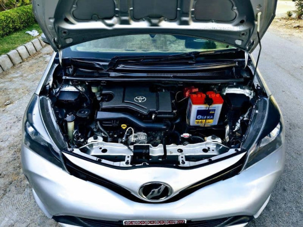 toyota-vitz-f-10cc-smile-edition-model-201417-original-silver-color-big-8