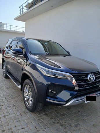 toyota-fortuner-sigma-2021-new-shape-rear-car-1st-owner-new-condition-big-6