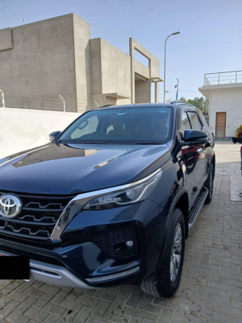 toyota-fortuner-sigma-2021-new-shape-rear-car-1st-owner-new-condition-big-7