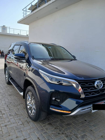 toyota-fortuner-sigma-2021-new-shape-rear-car-1st-owner-new-condition-big-15