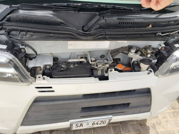 daihatsu-hijet-2019-big-18