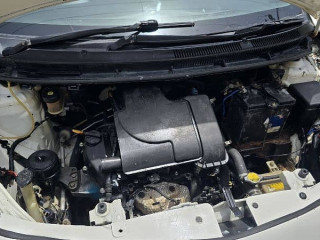 toyota-belta-2012