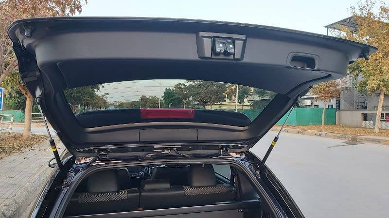 toyota-corolla-fielder-2016-big-8