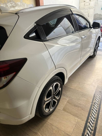 honda-vezel-2015-big-9