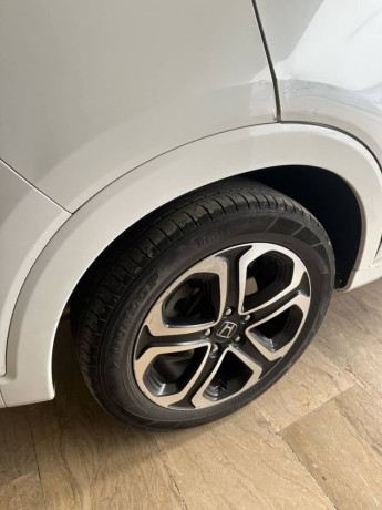 honda-vezel-2015-big-13