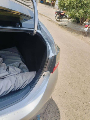 toyota-corolla-gli-2019-big-13