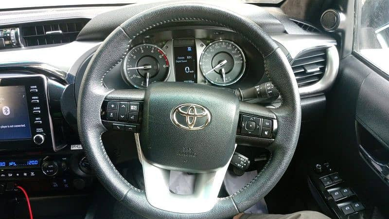 toyota-hilux-2023-big-9