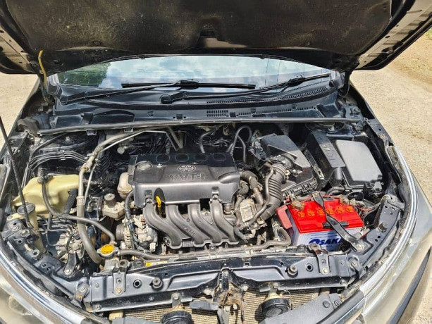 toyota-corolla-gli-2017-model-lahore-registered-big-7